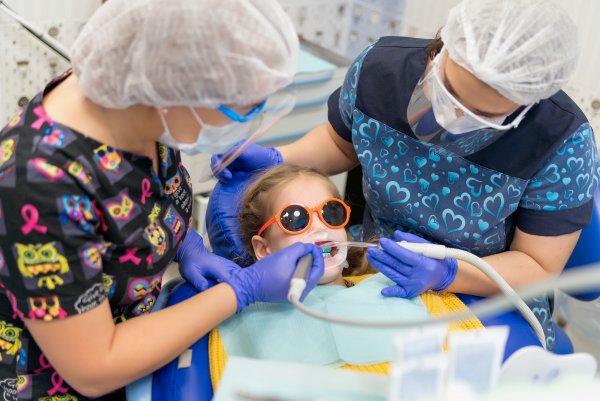 Как мы лечим вывих зуба у детей в Дентал Фэнтези?